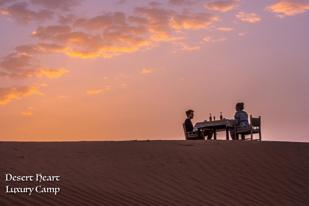Desert Heart Luxury Camp เมอร์ซูกา ภายนอก รูปภาพ